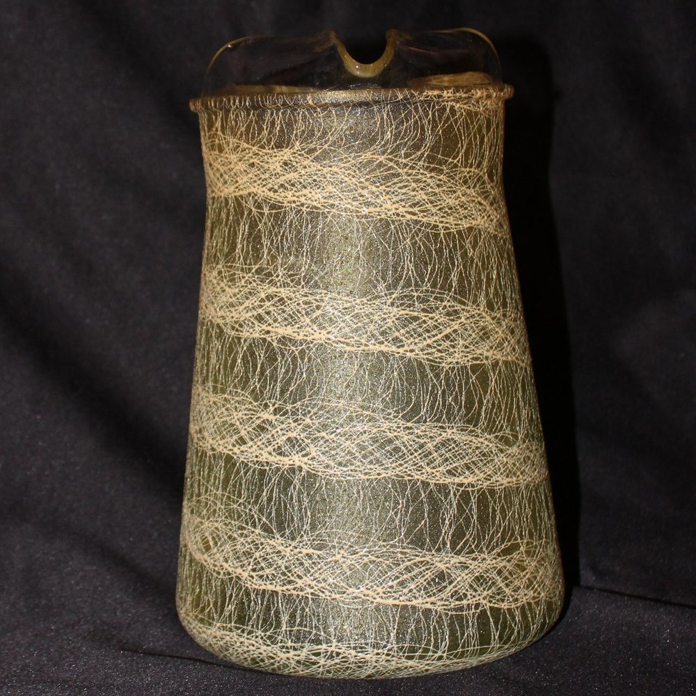 Vntg MCM Color Craft Green Spaghetti String Rubber Coated Drizzle Pitcher 2 Qt - Picture 2 of 6
